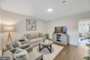 Townhouse at 424 19TH STREET NE