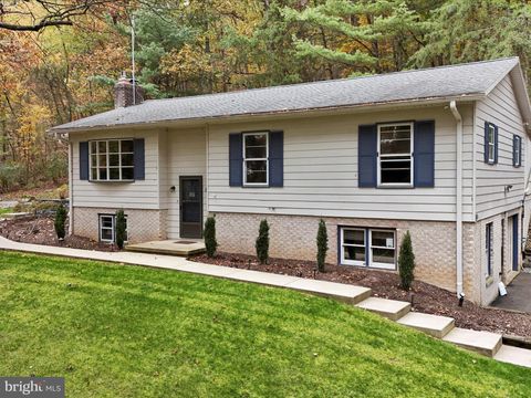 Photo of 5545 Thompson Rd, NEEDMORE, PA 17238 (MLS # PAFU2001796) Photo of 5545 Thompson Rd, NEEDMORE, PA 17238 (MLS # PAFU2001796)