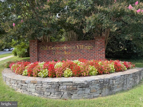 Condo For Sale - 11315 Commonwealth Drive #T4<br/> ROCKVILLE, MD 20852