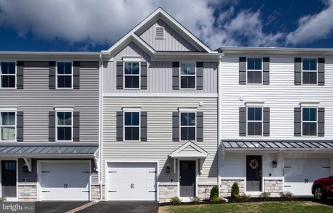 Townhouse For Rent - 1033 Addie Lane<br/> HARRISBURG, PA 17112