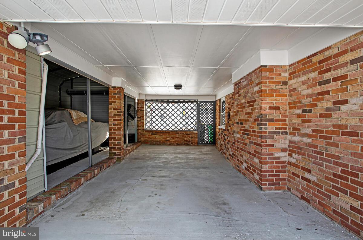 CRESTVIEW MANOR - Residential