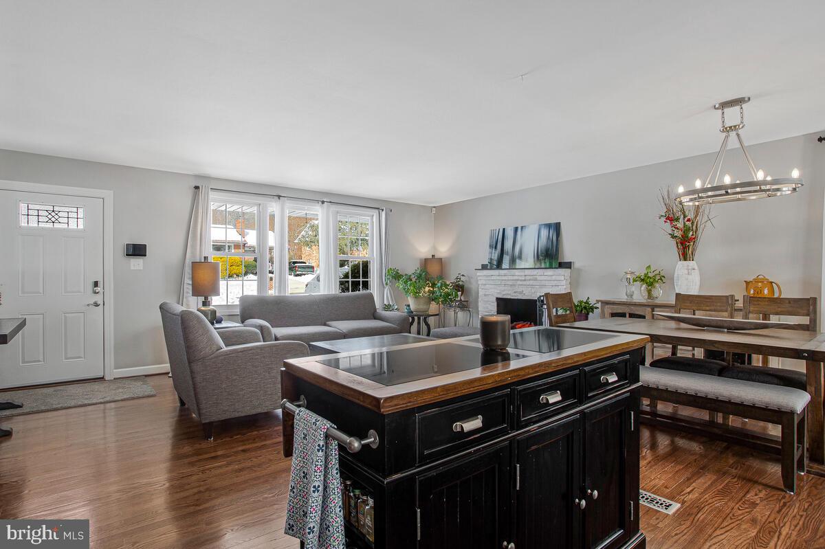 CRESTVIEW MANOR - Residential