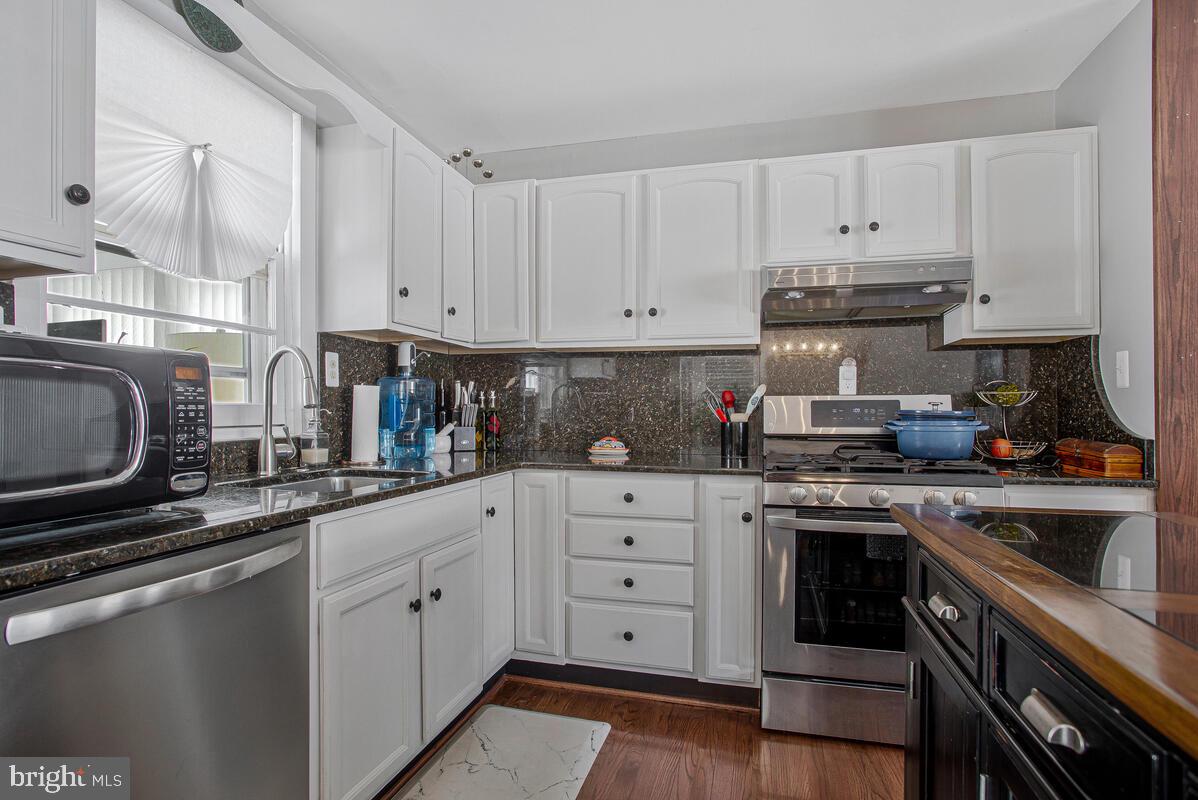 CRESTVIEW MANOR - Residential