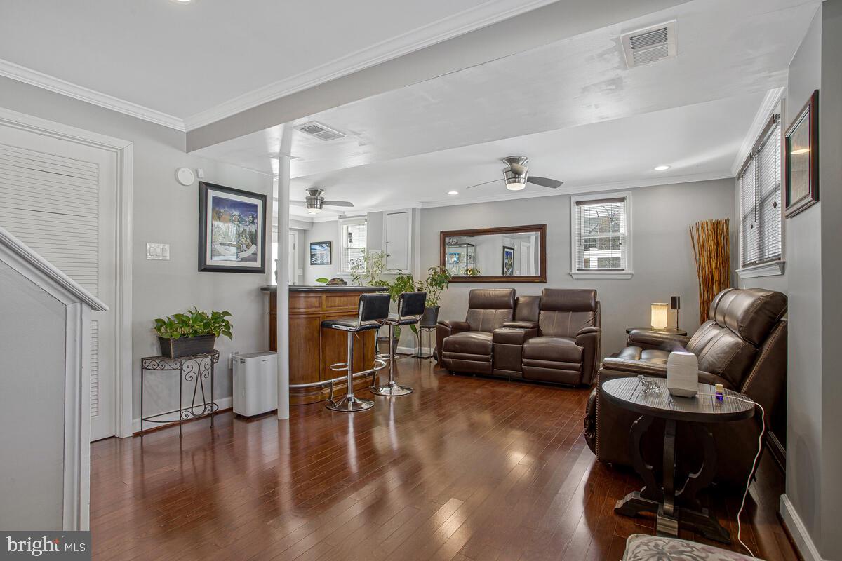 CRESTVIEW MANOR - Residential