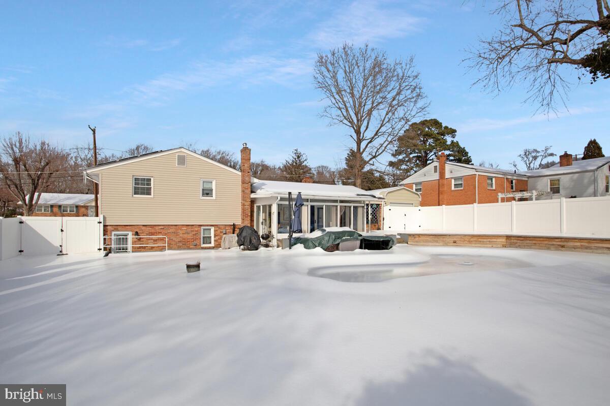 CRESTVIEW MANOR - Residential