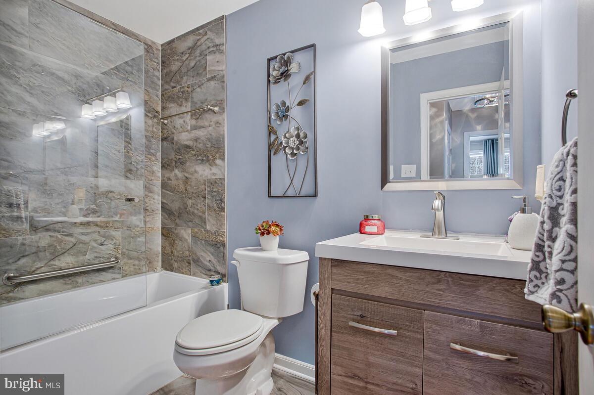 CRESTVIEW MANOR - Residential