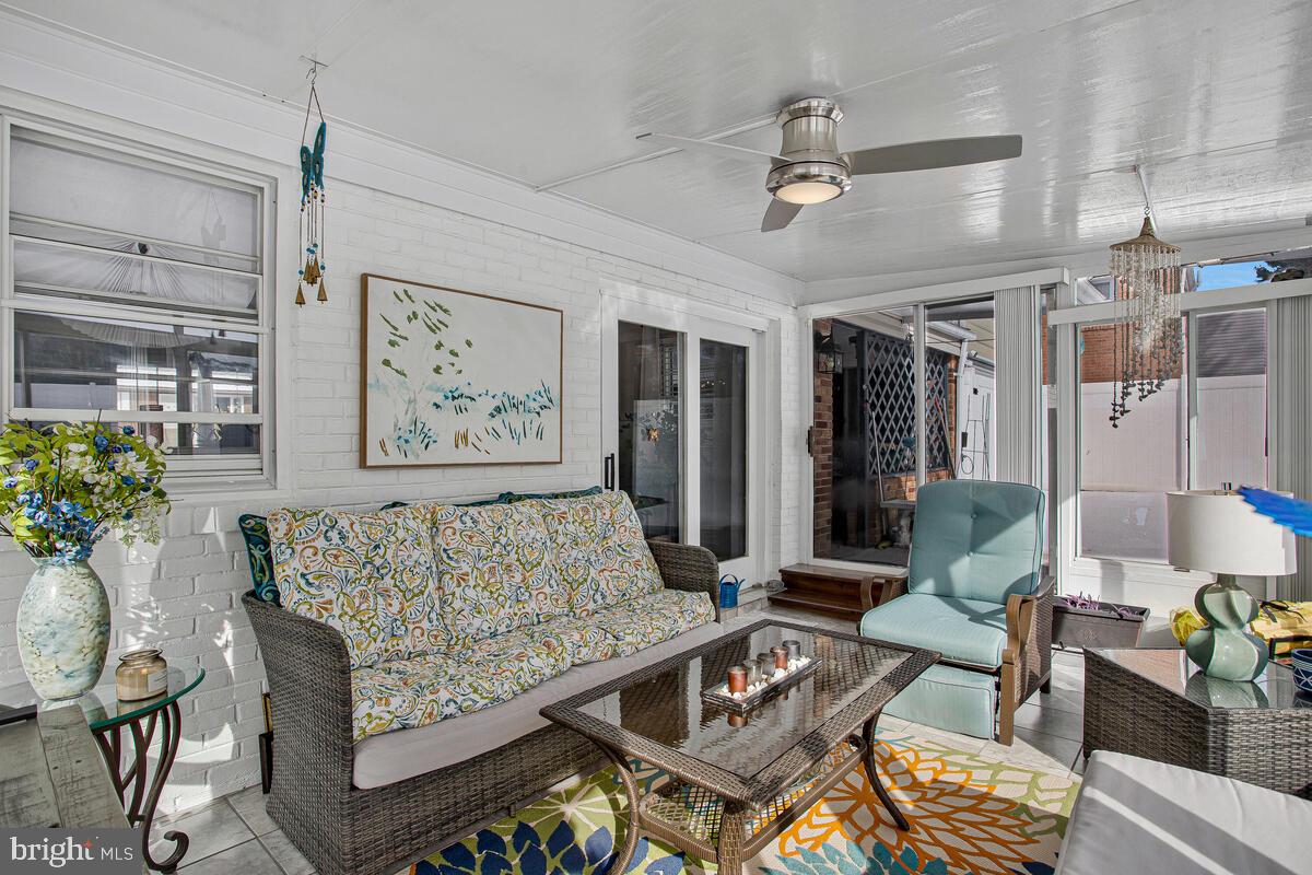 CRESTVIEW MANOR - Residential