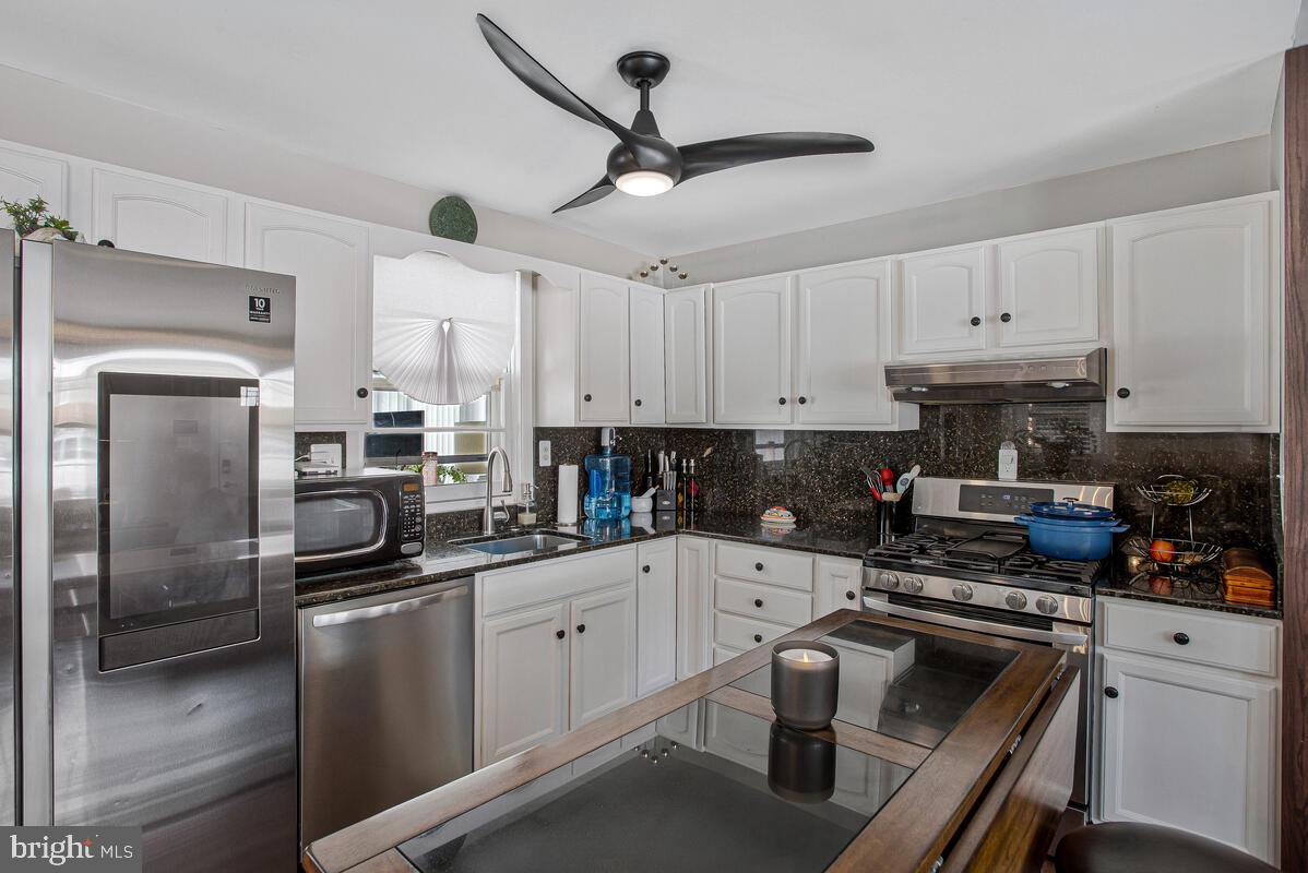 CRESTVIEW MANOR - Residential