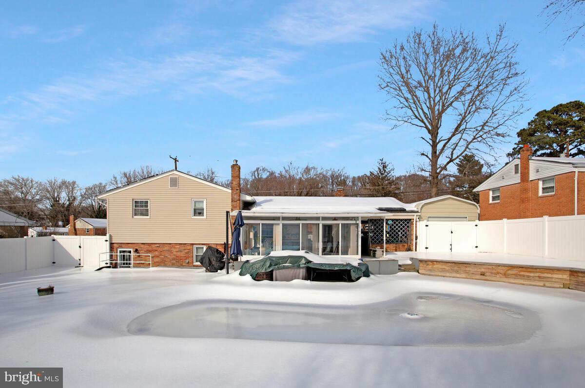 CRESTVIEW MANOR - Residential