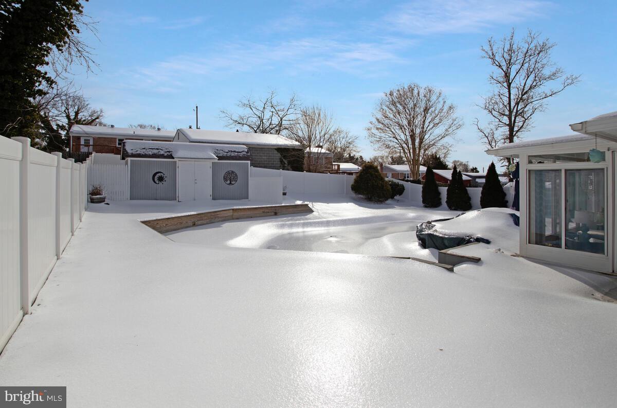 CRESTVIEW MANOR - Residential