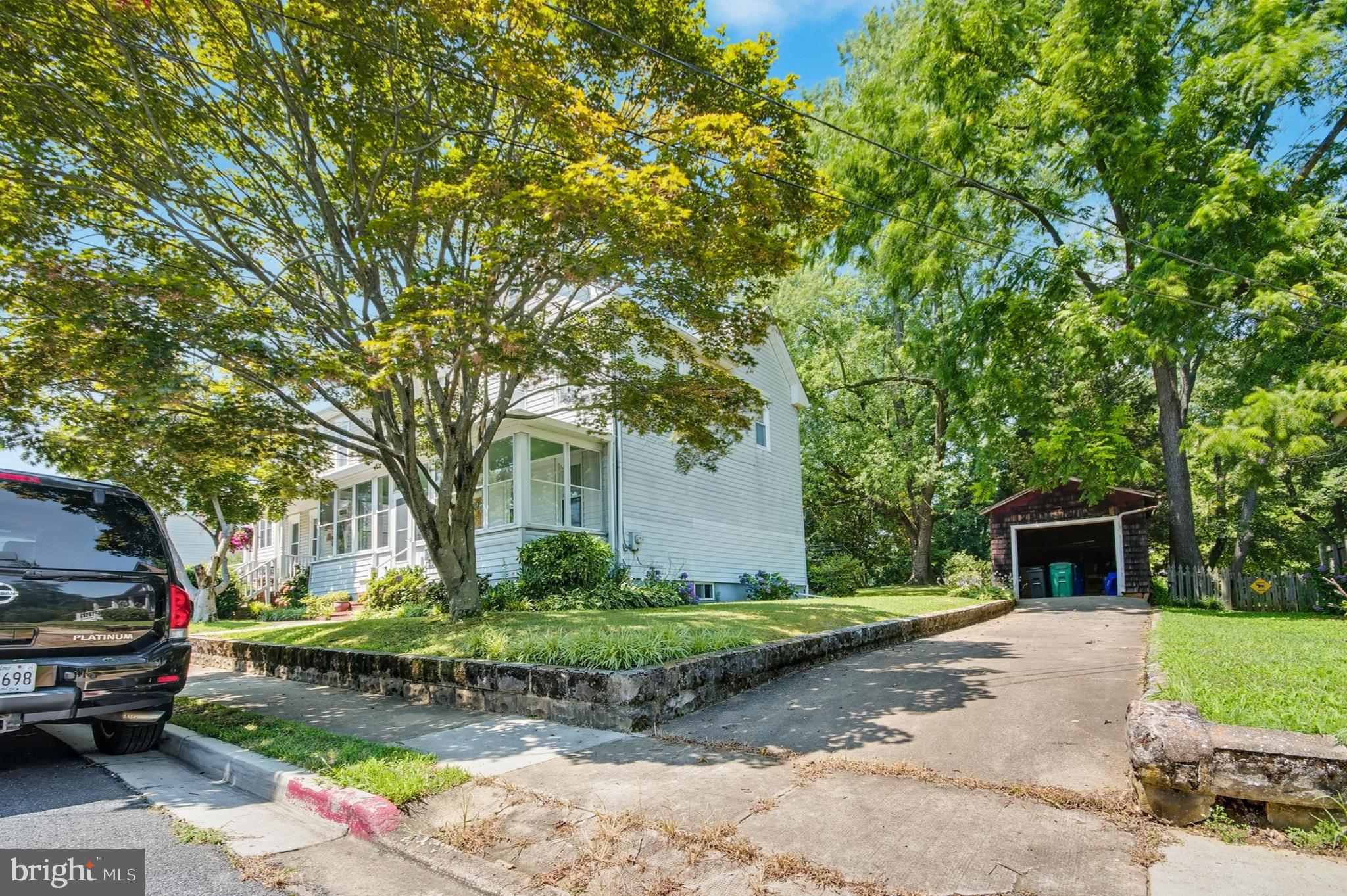 21 WOODLAWN AVENUE