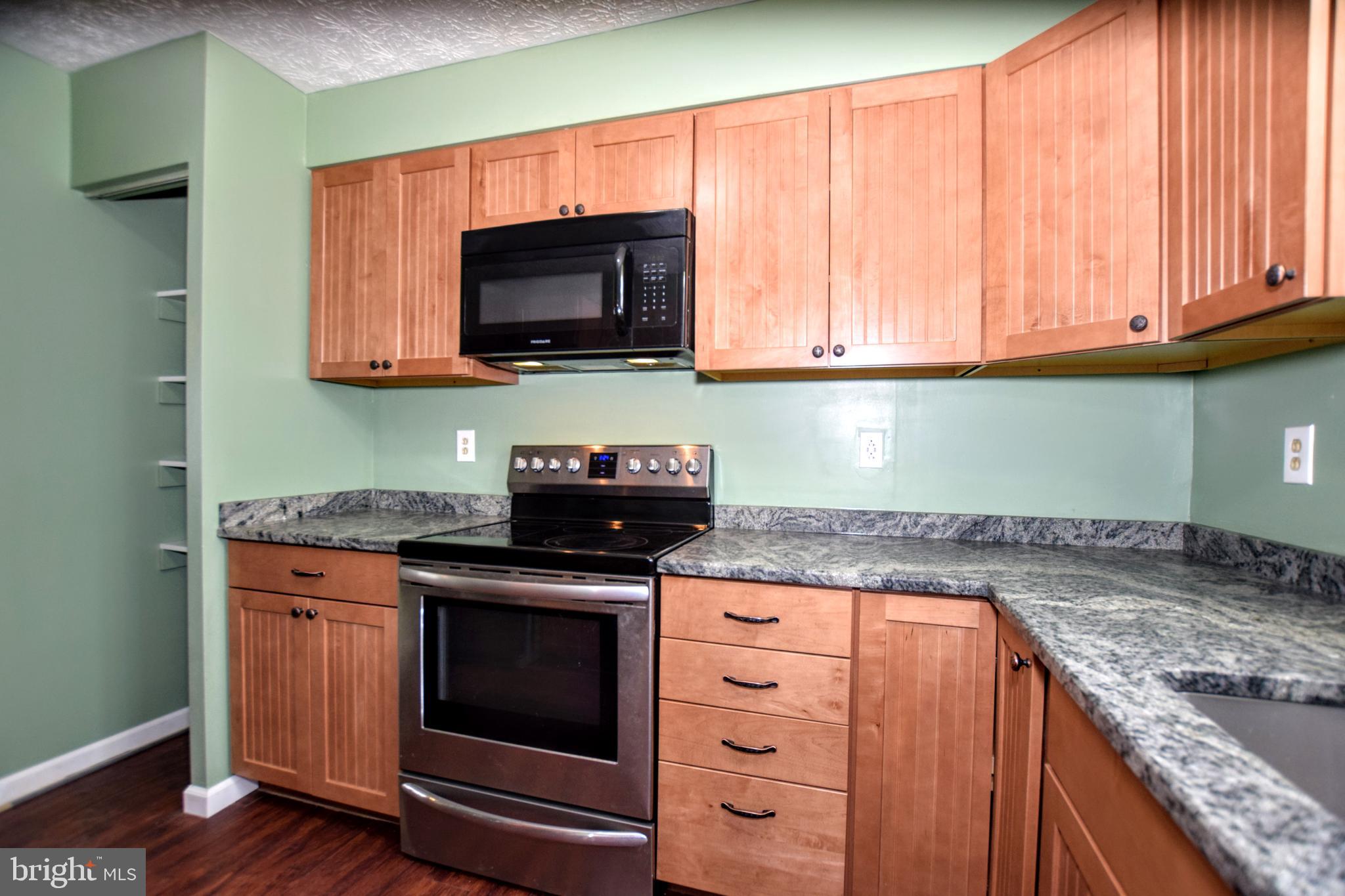 HARBOUR OAKS - Residential