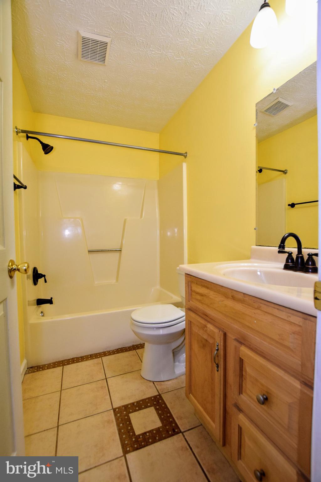 HARBOUR OAKS - Residential