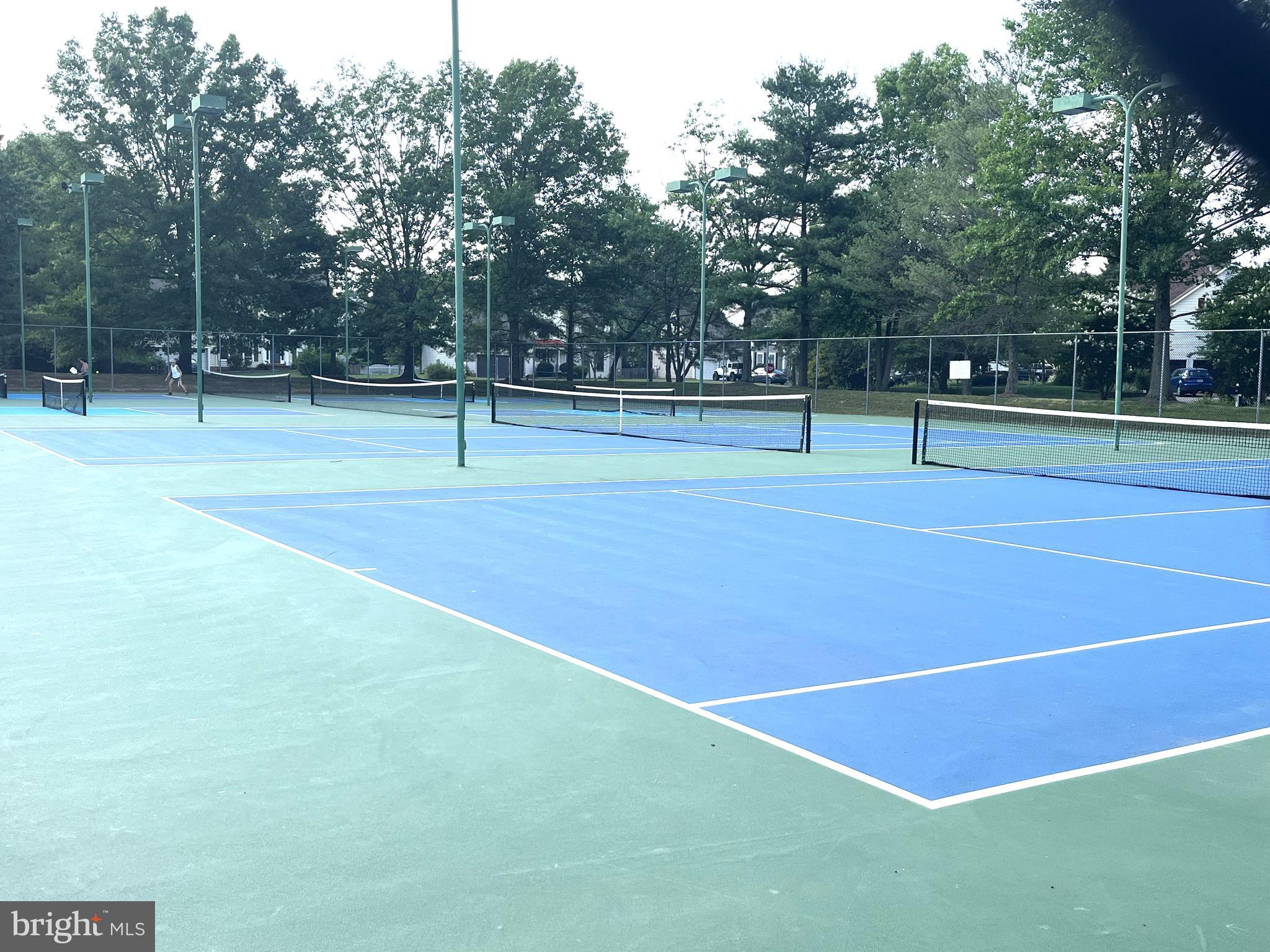 FOX POINT - Residential