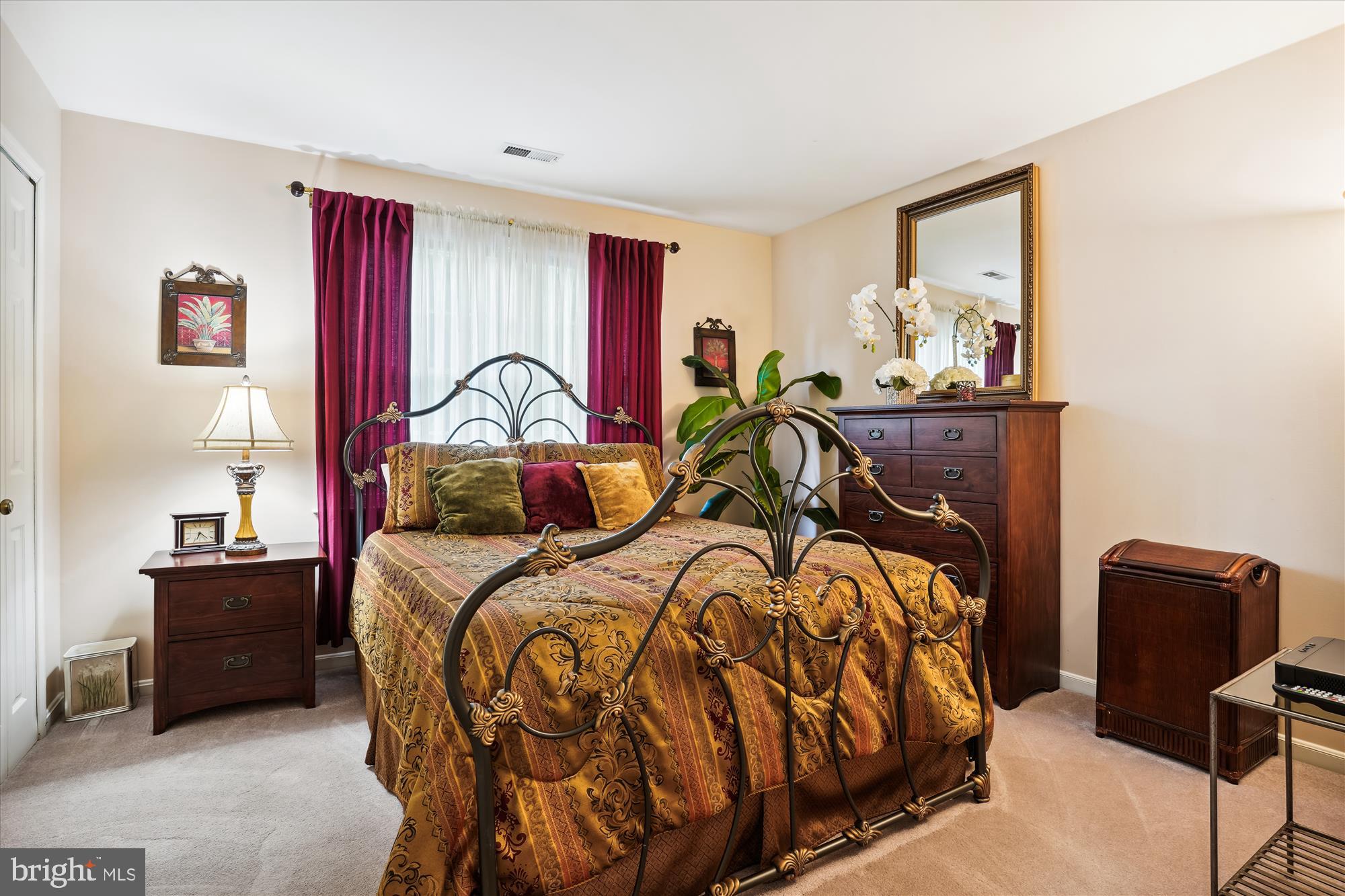 FOX POINT - Residential