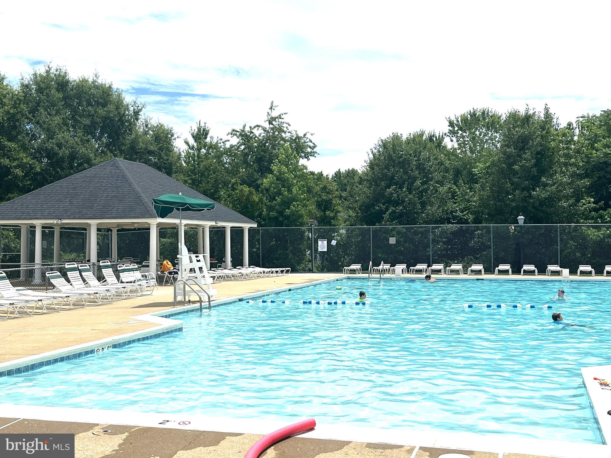 FOX POINT - Residential