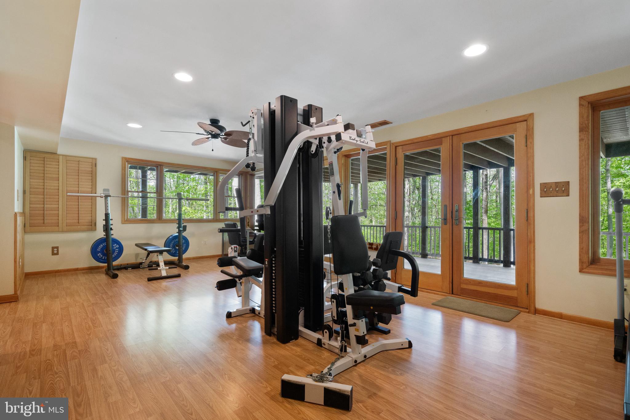 LAKE RIDGE - Residential