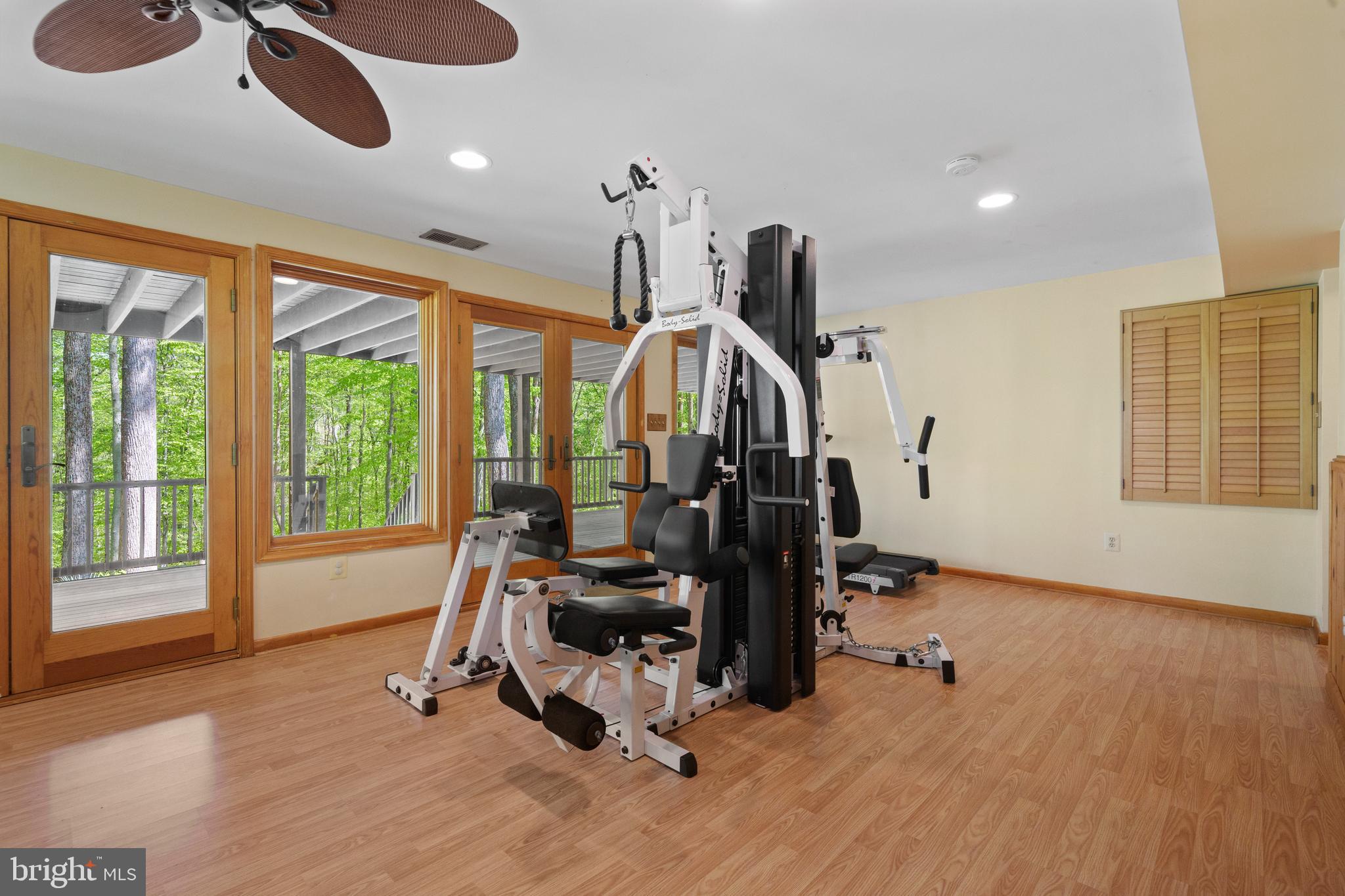 LAKE RIDGE - Residential