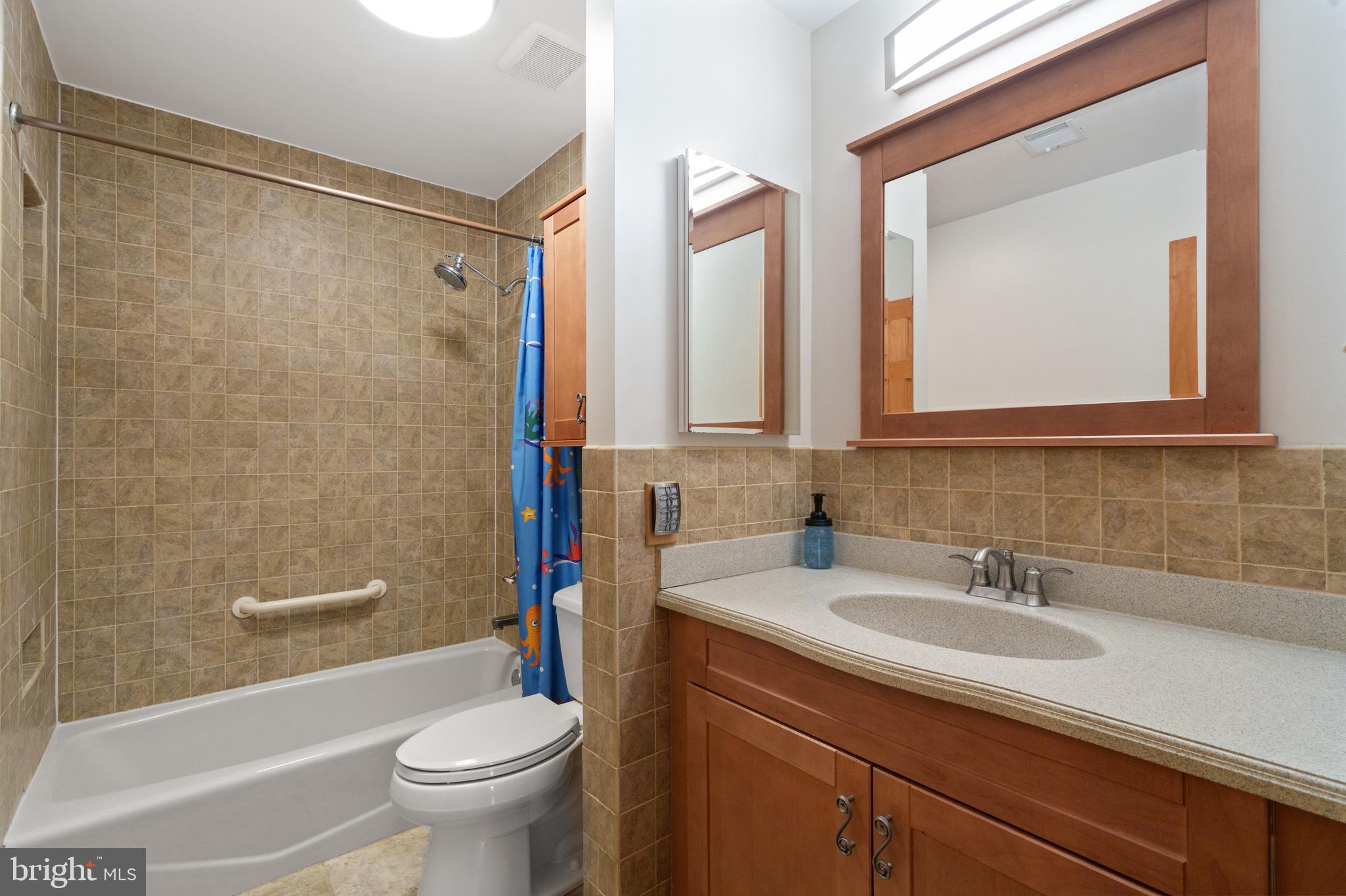 LAKE RIDGE - Residential