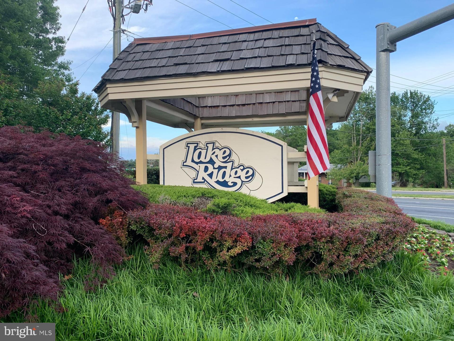 LAKE RIDGE - Residential