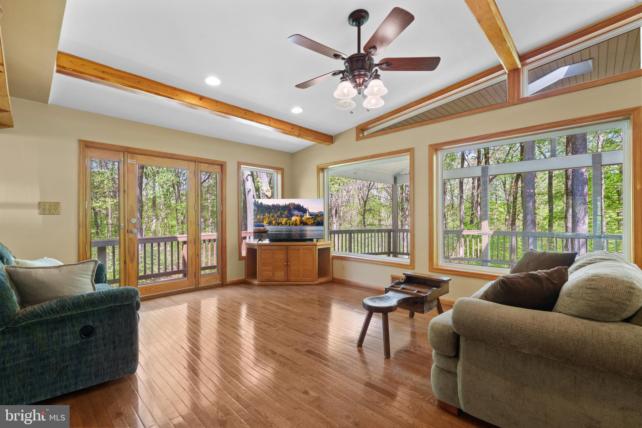 LAKE RIDGE - Residential