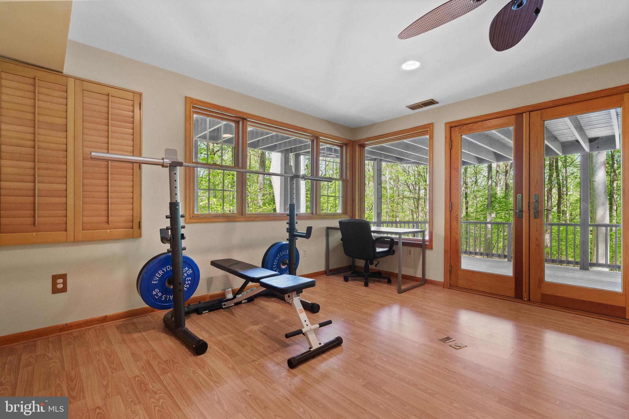 LAKE RIDGE - Residential