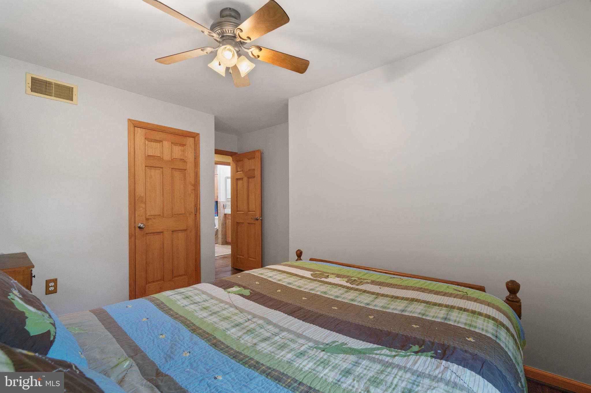 LAKE RIDGE - Residential