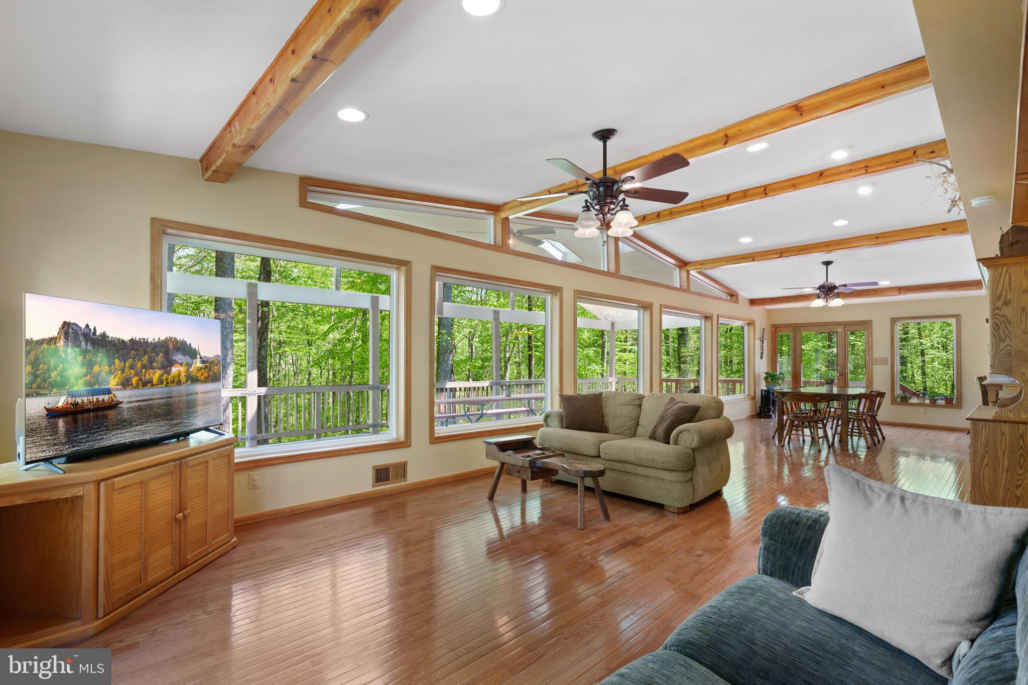 LAKE RIDGE - Residential