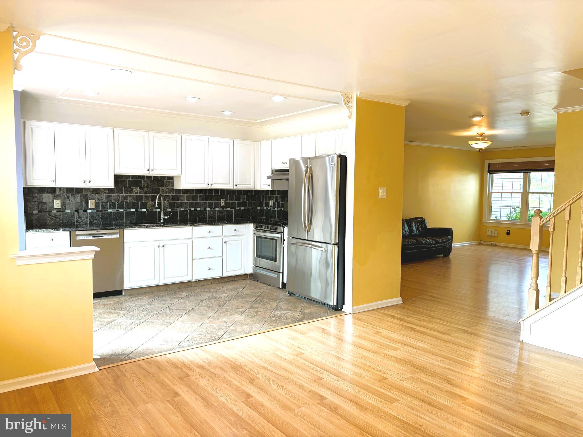 532 COACHWOOD COURT