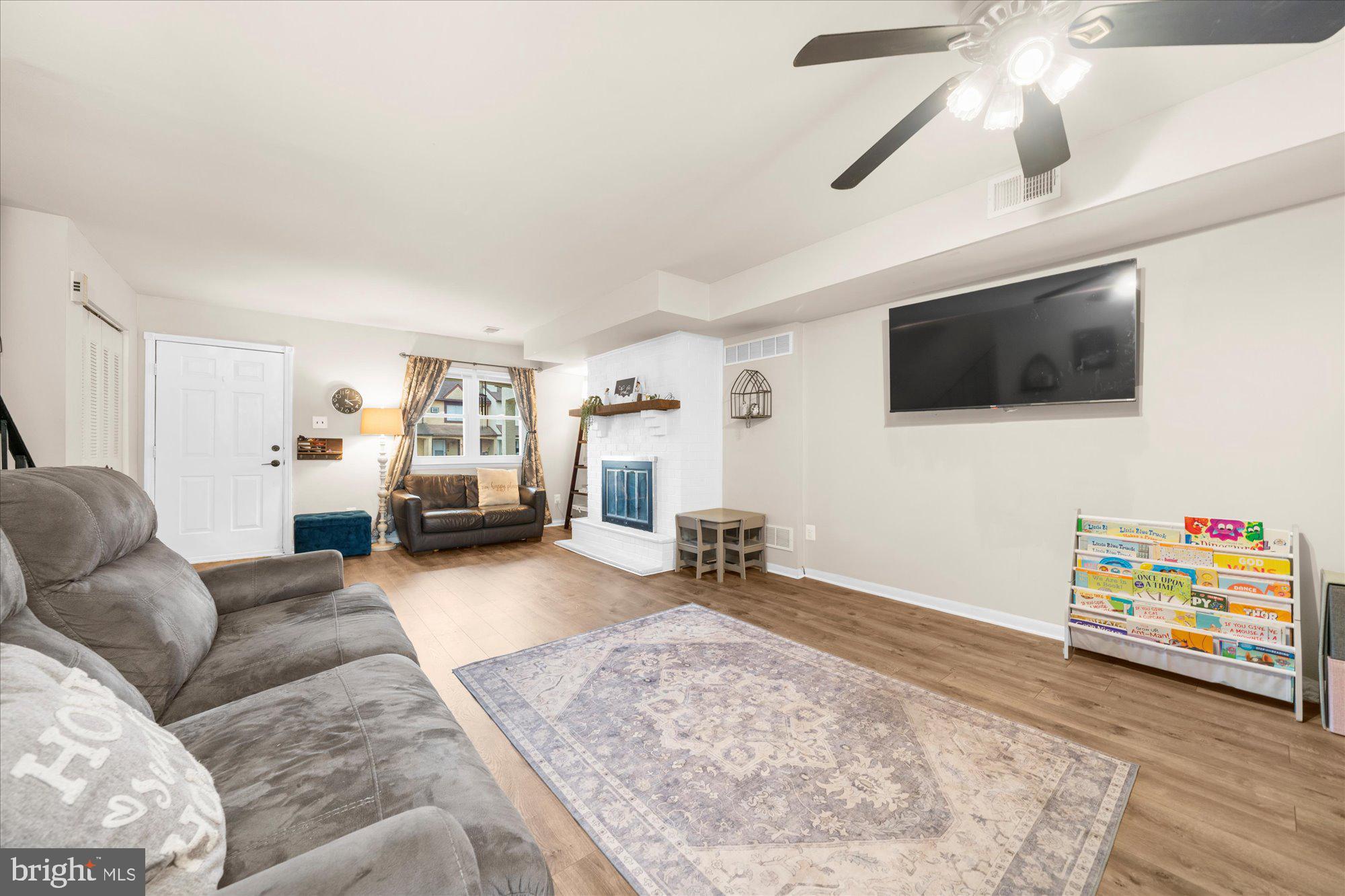 WALNUT RIDGE ESTS - Residential