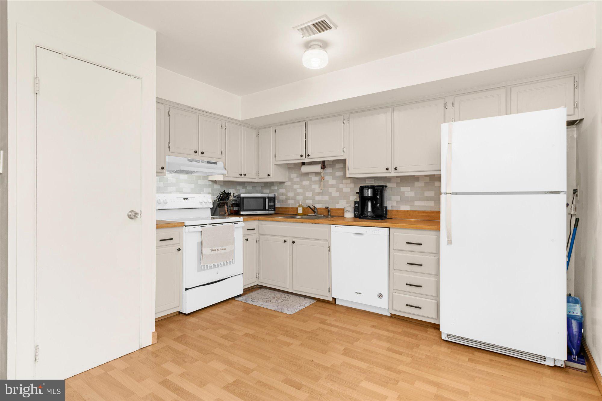 WALNUT RIDGE ESTS - Residential