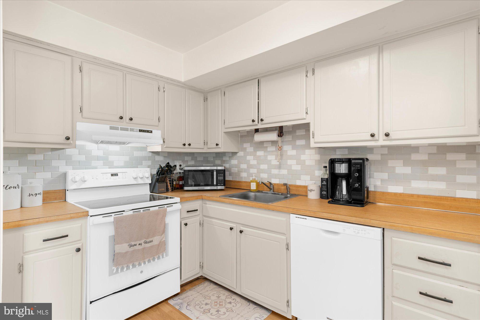 WALNUT RIDGE ESTS - Residential