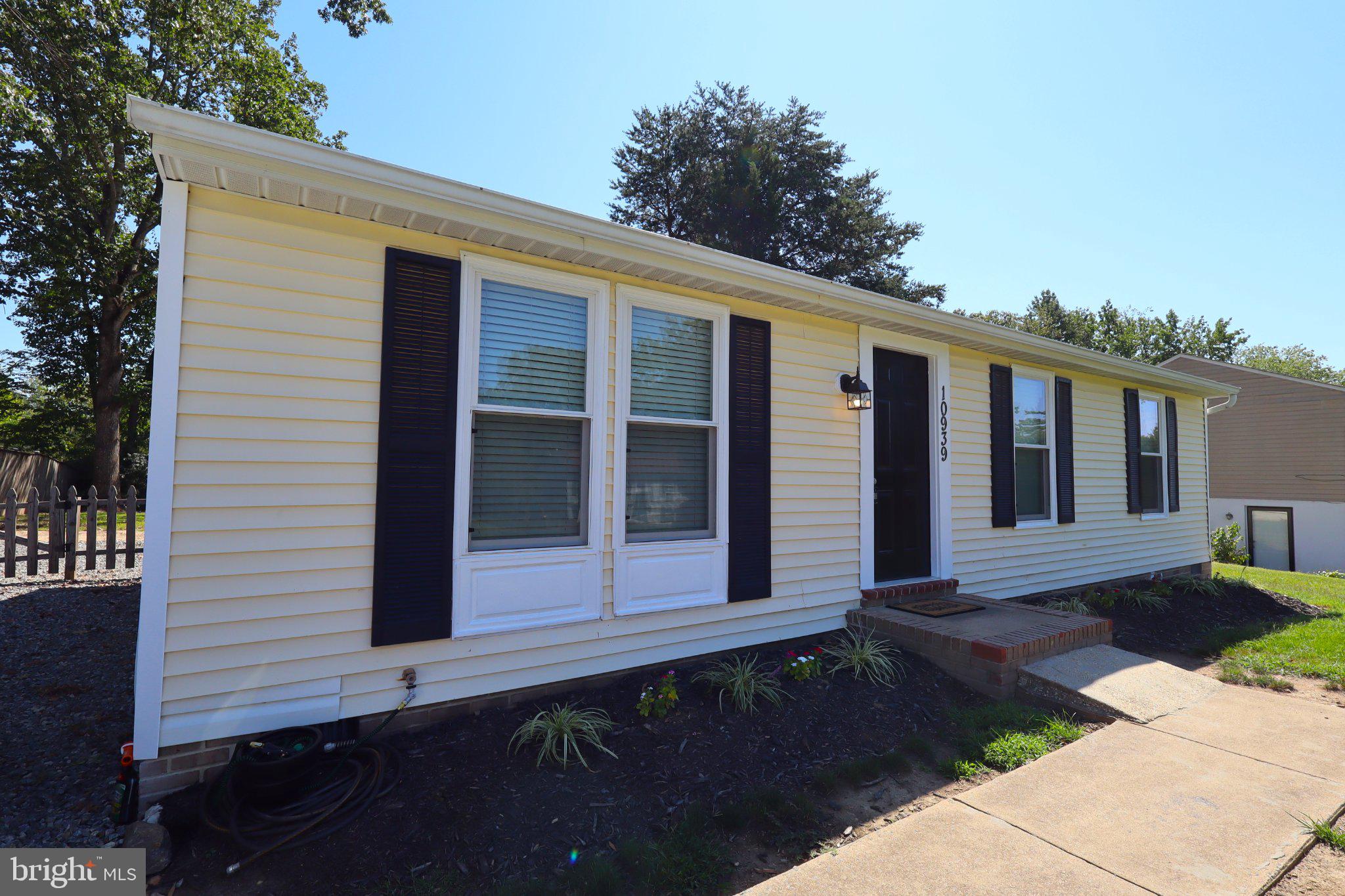 10939 HUNTINGTON WOODS CIRCLE
