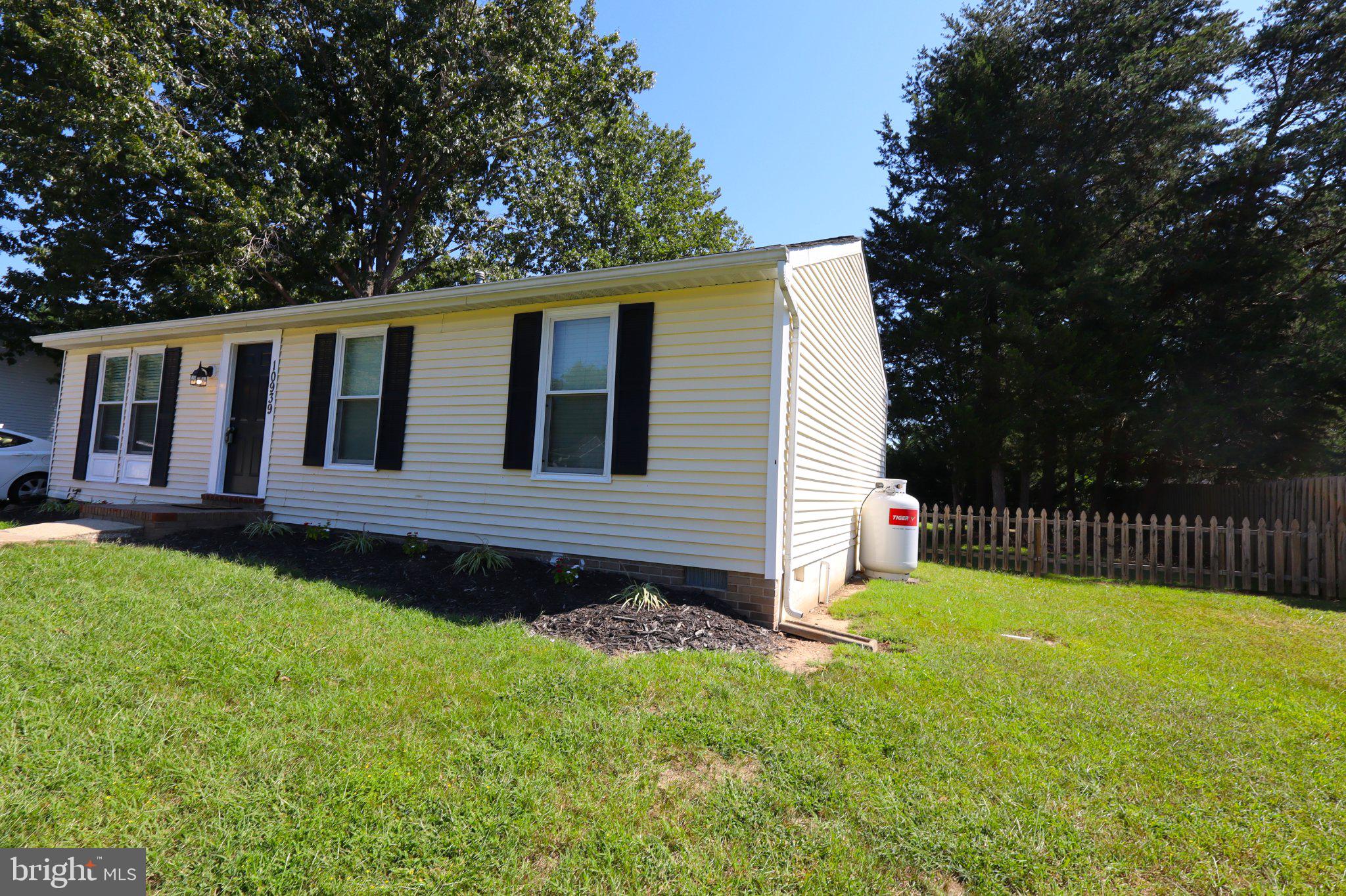10939 HUNTINGTON WOODS CIRCLE