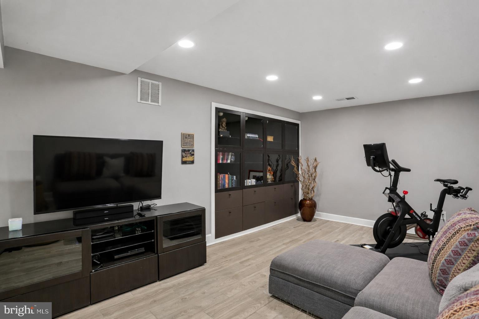 NORTH BETHESDA - Residential