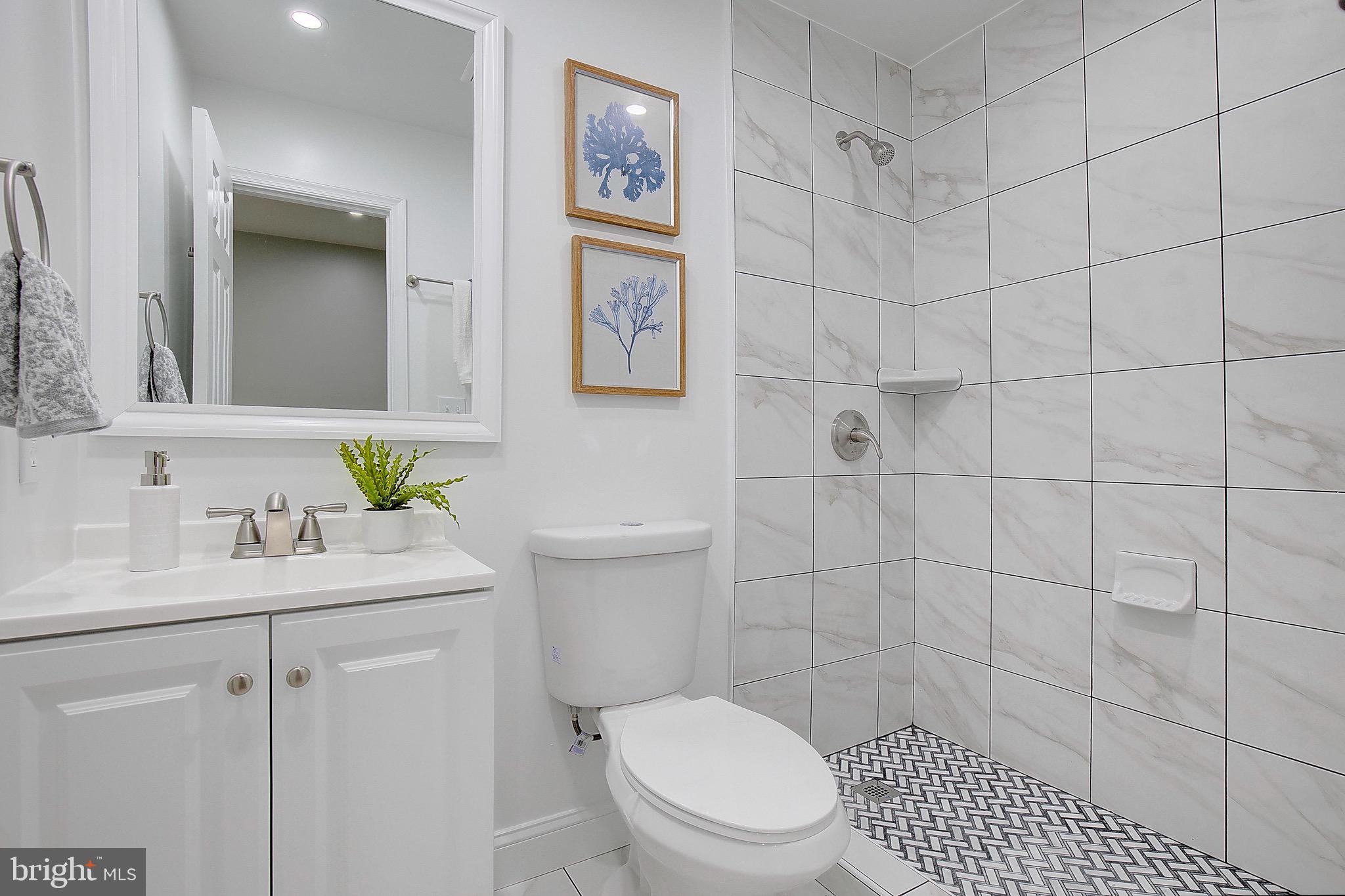 ROLLING HILLS - Residential