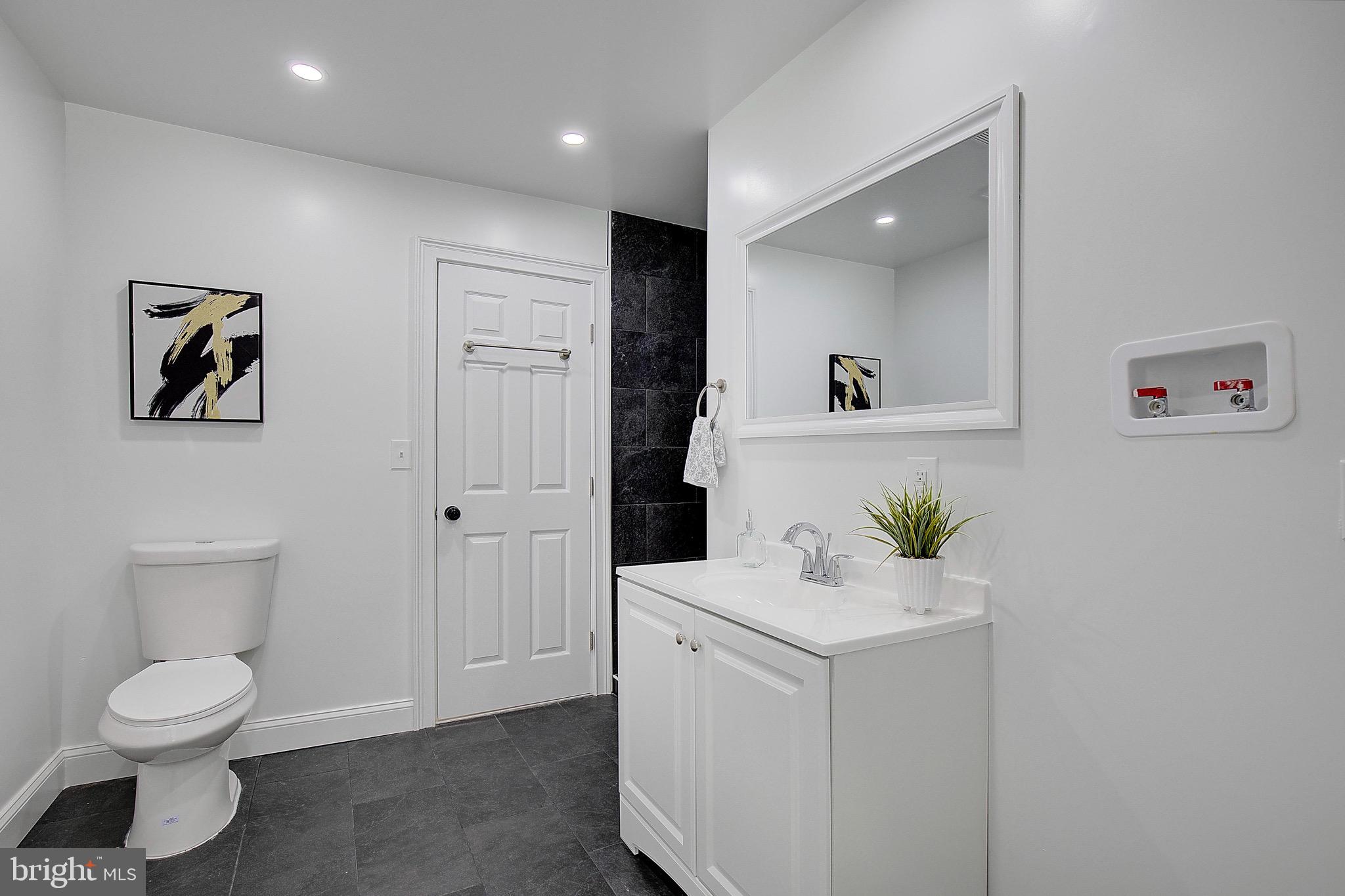 ROLLING HILLS - Residential