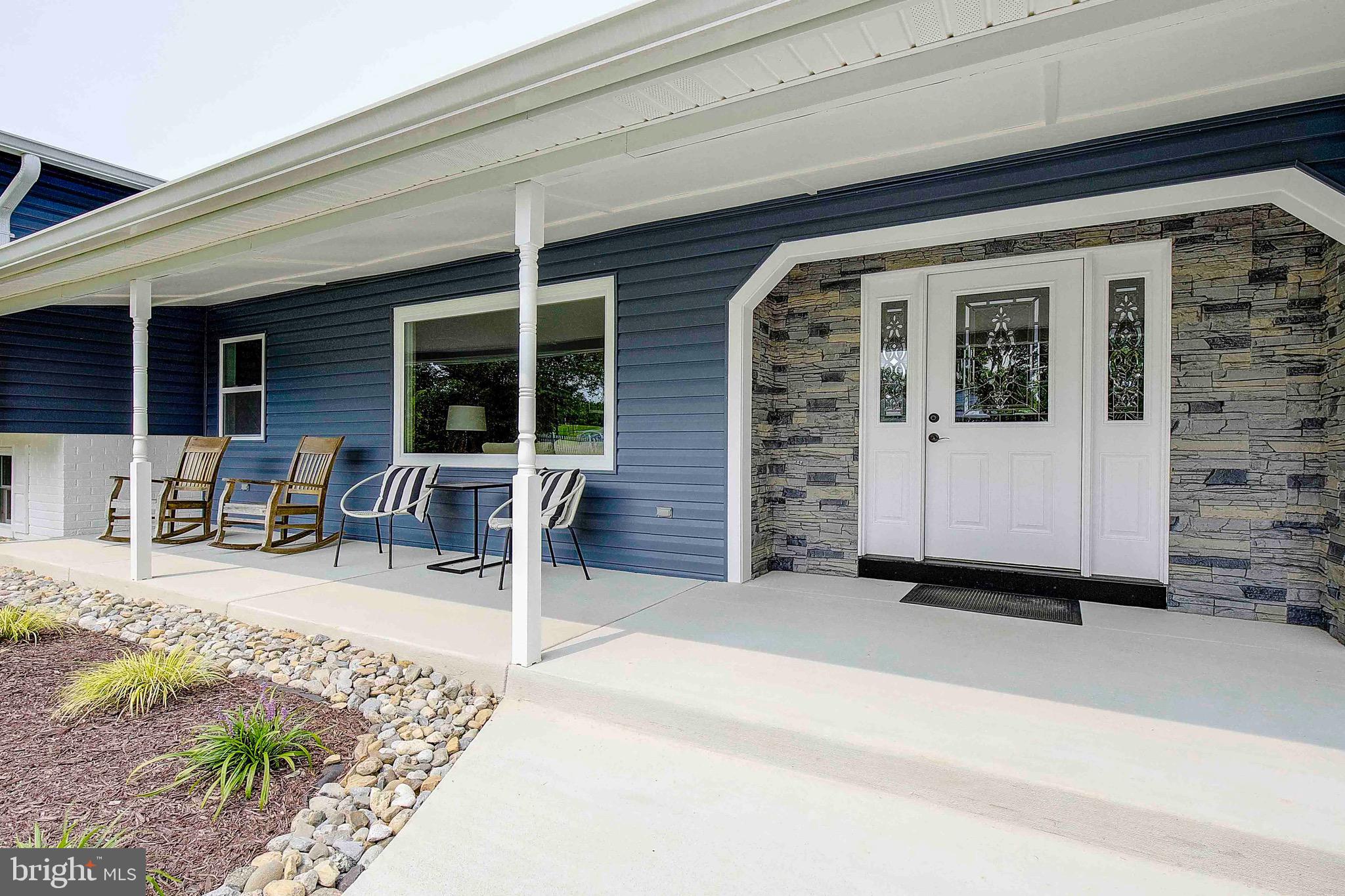 ROLLING HILLS - Residential