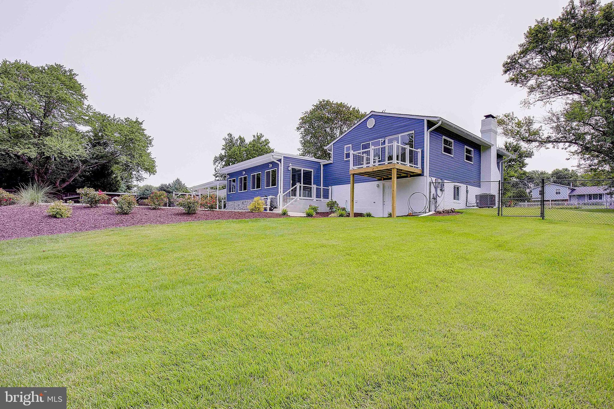 ROLLING HILLS - Residential