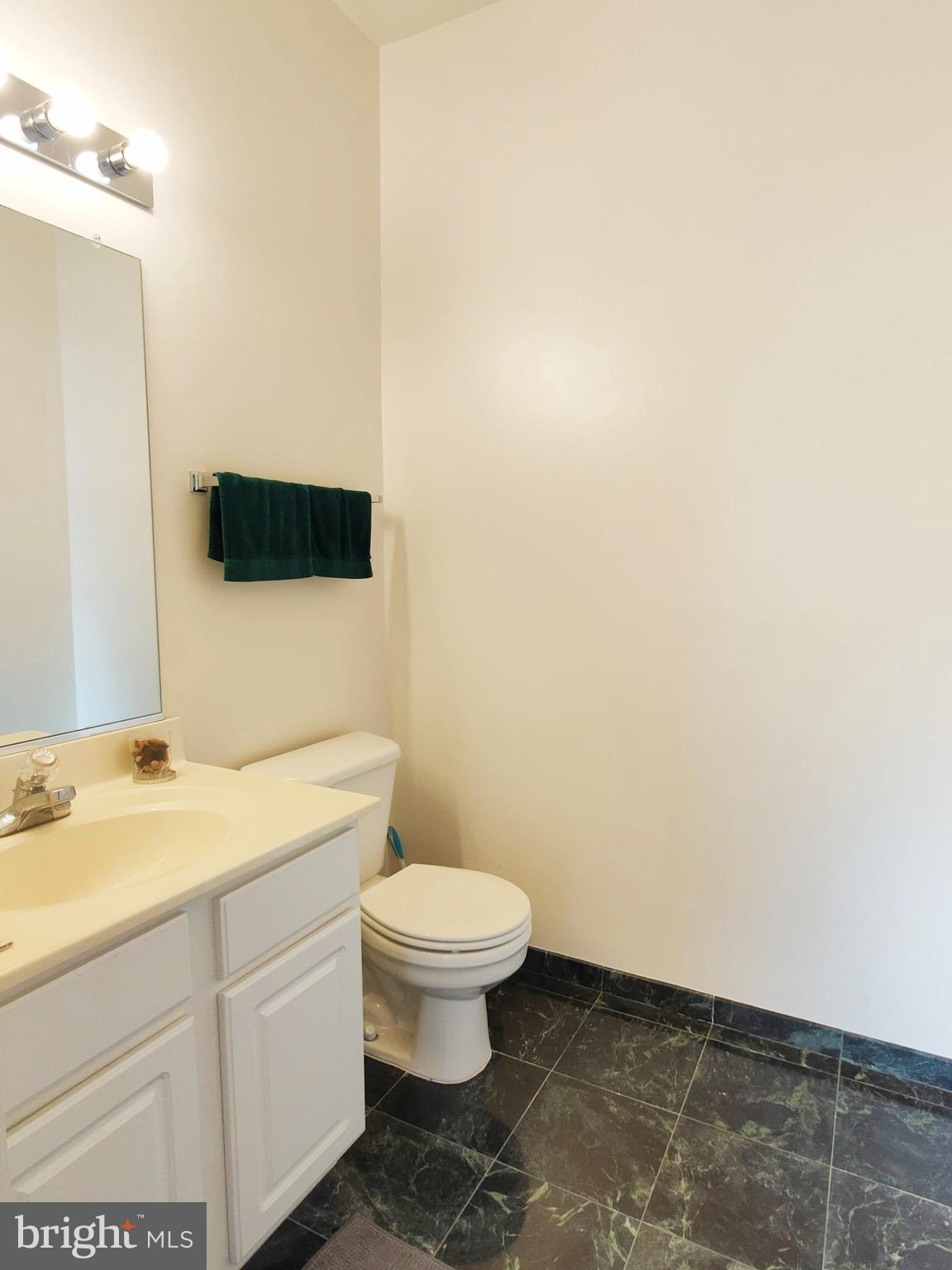 LEXINGTON SQUARE - Residential Lease