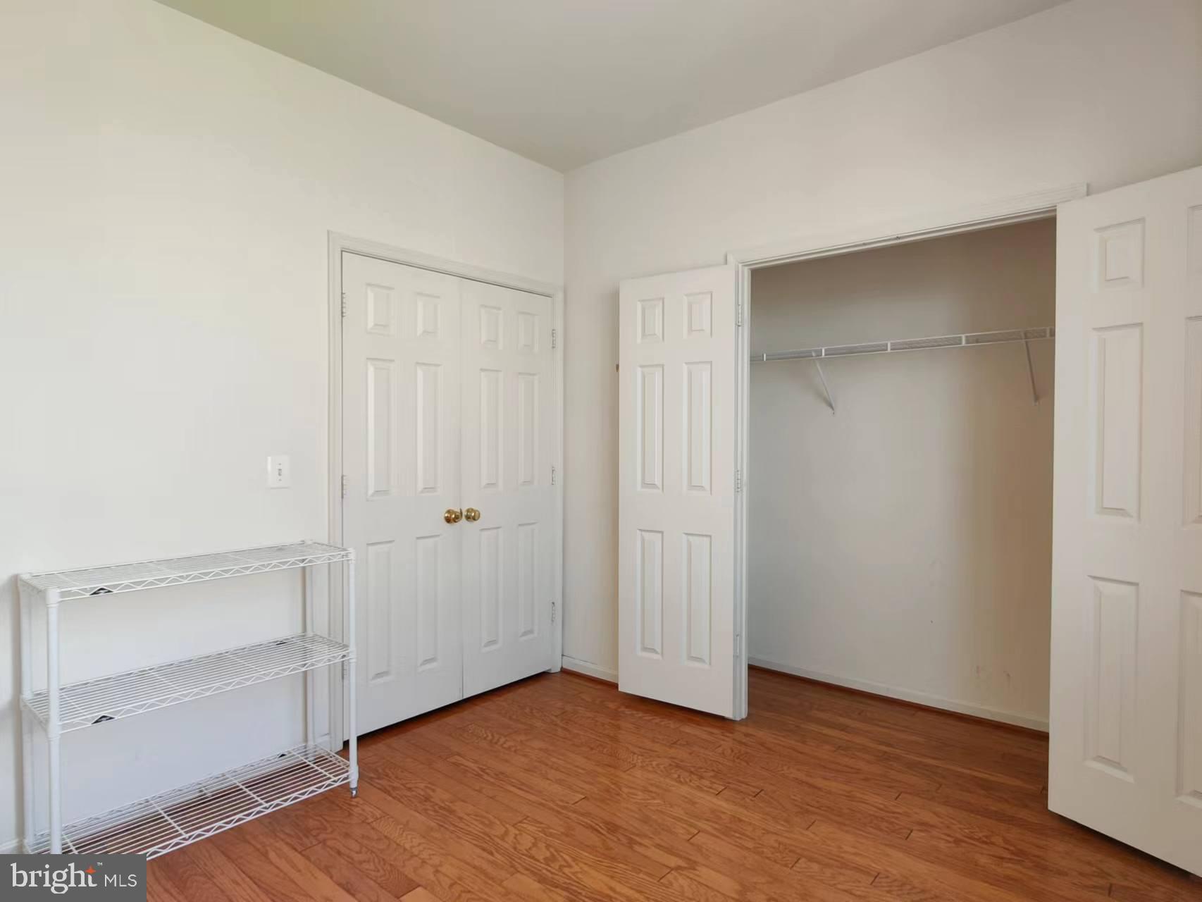 LEXINGTON SQUARE - Residential Lease