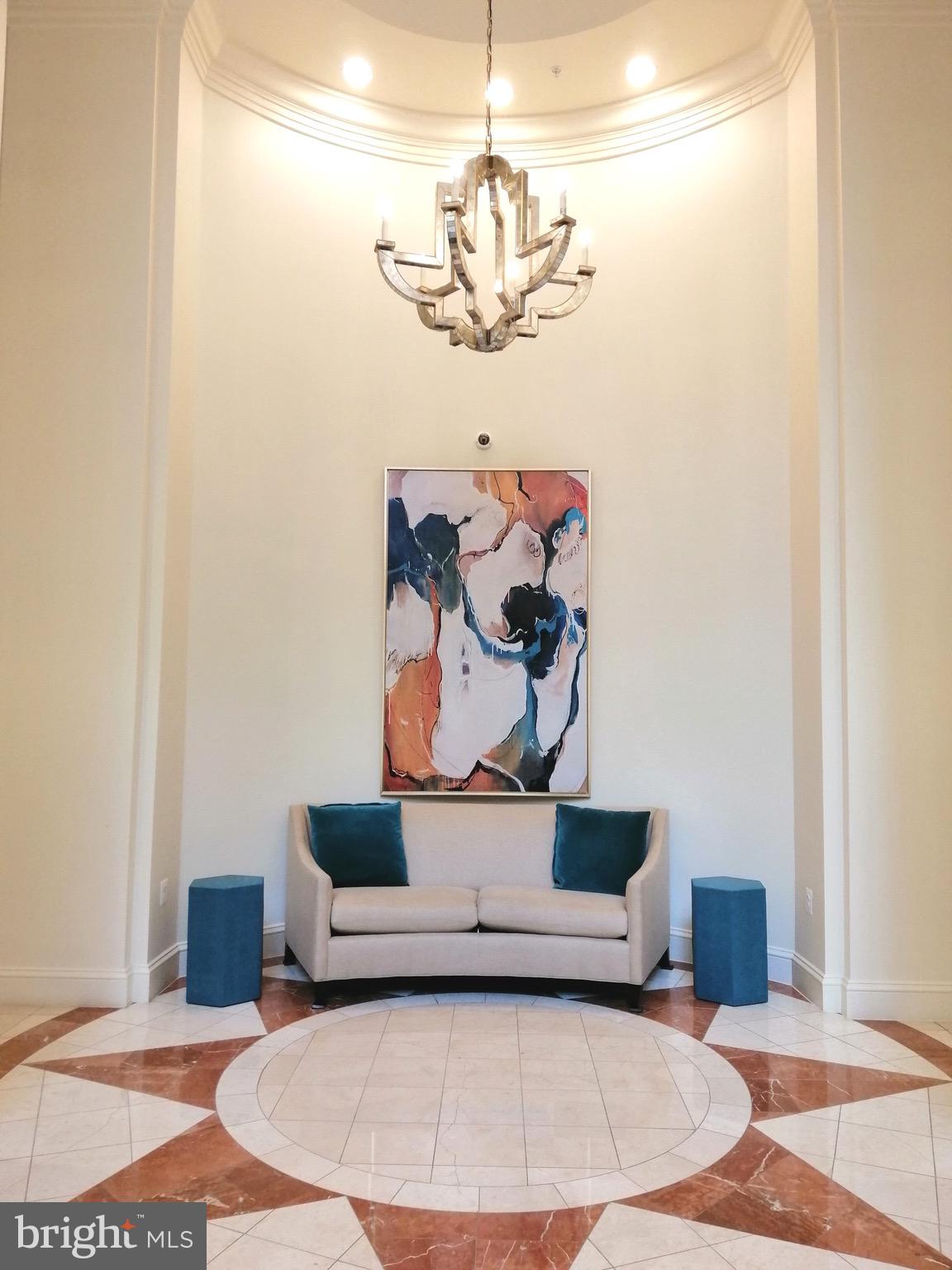 LEXINGTON SQUARE - Residential Lease