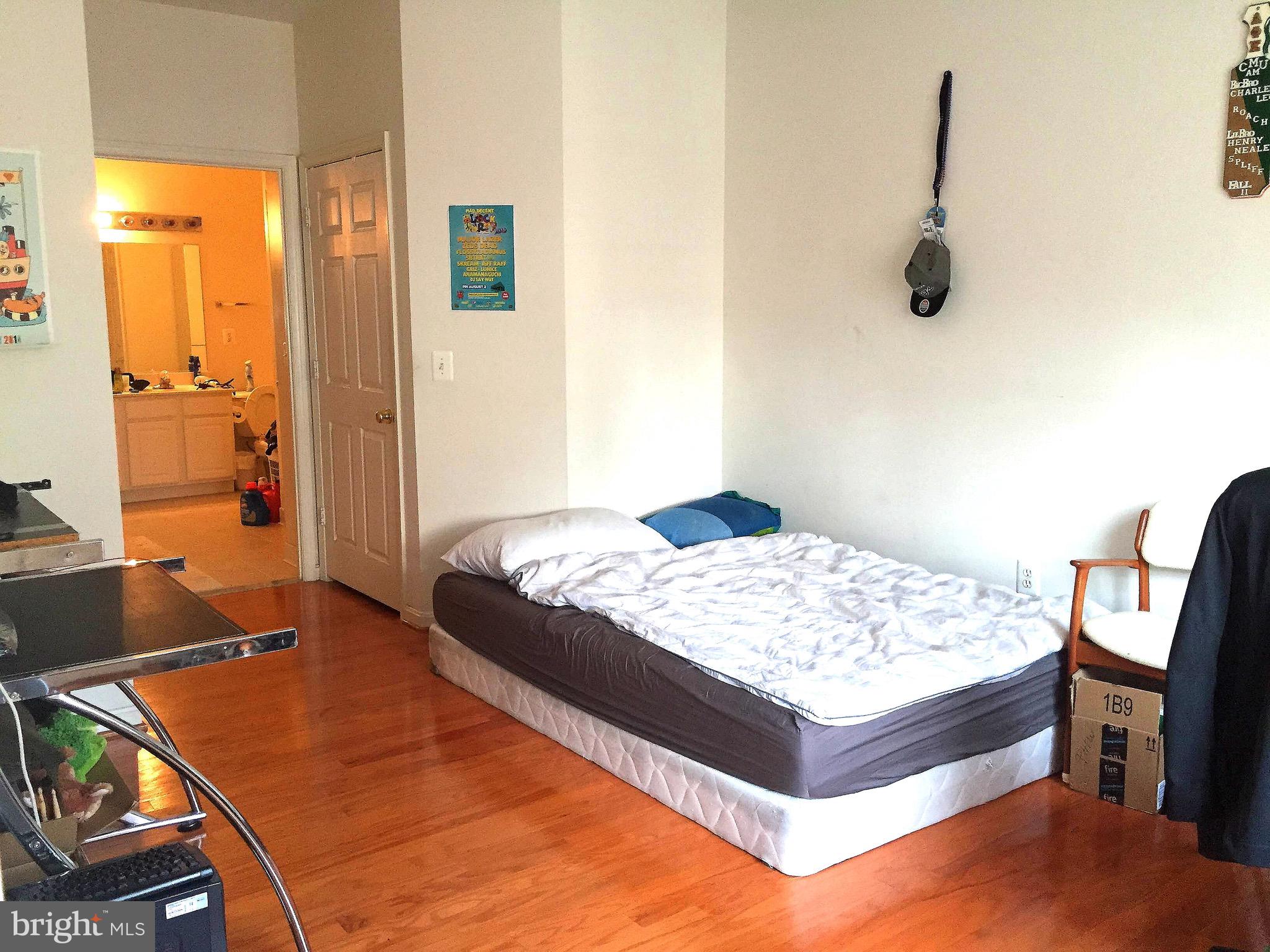 LEXINGTON SQUARE - Residential Lease