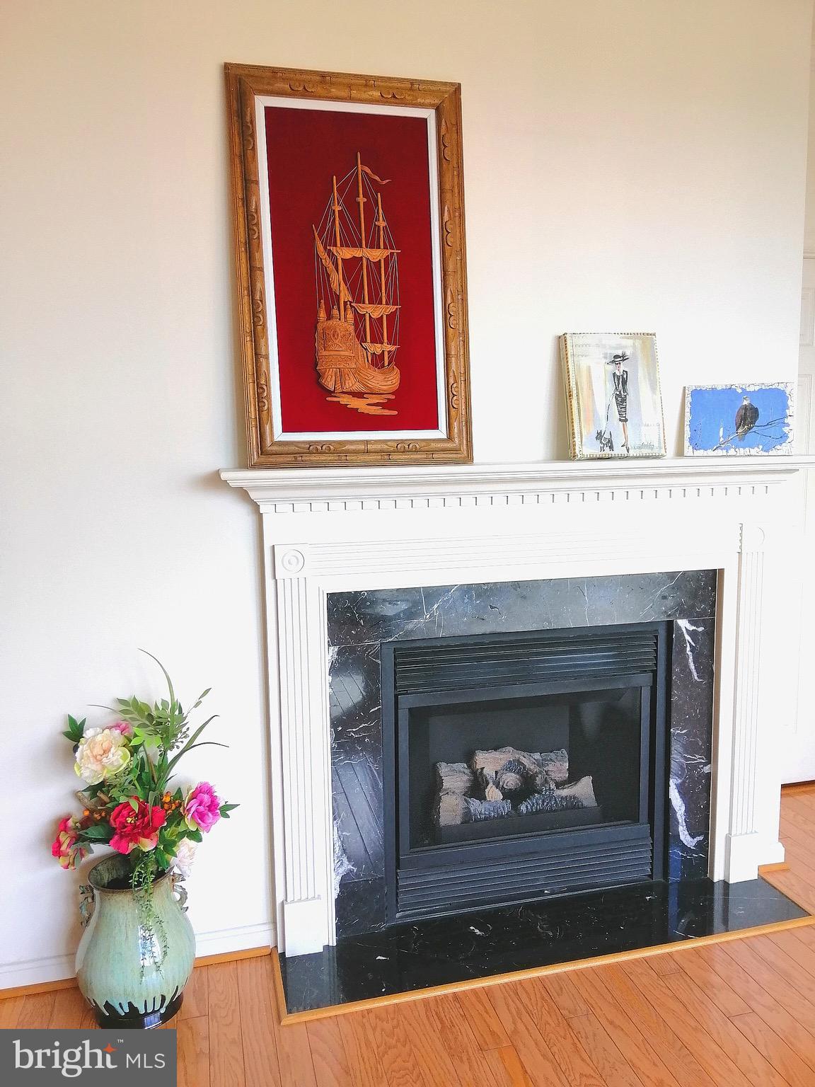 LEXINGTON SQUARE - Residential Lease