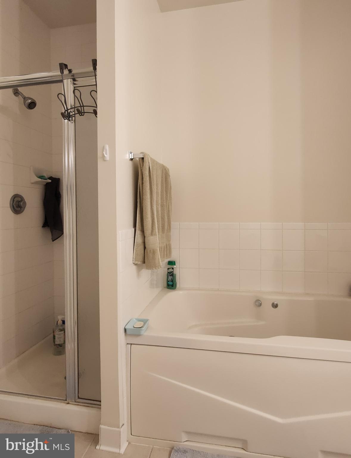 LEXINGTON SQUARE - Residential Lease