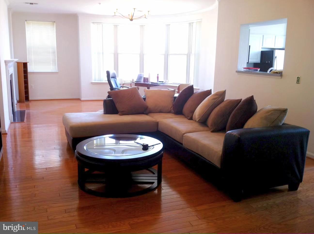 LEXINGTON SQUARE - Residential Lease