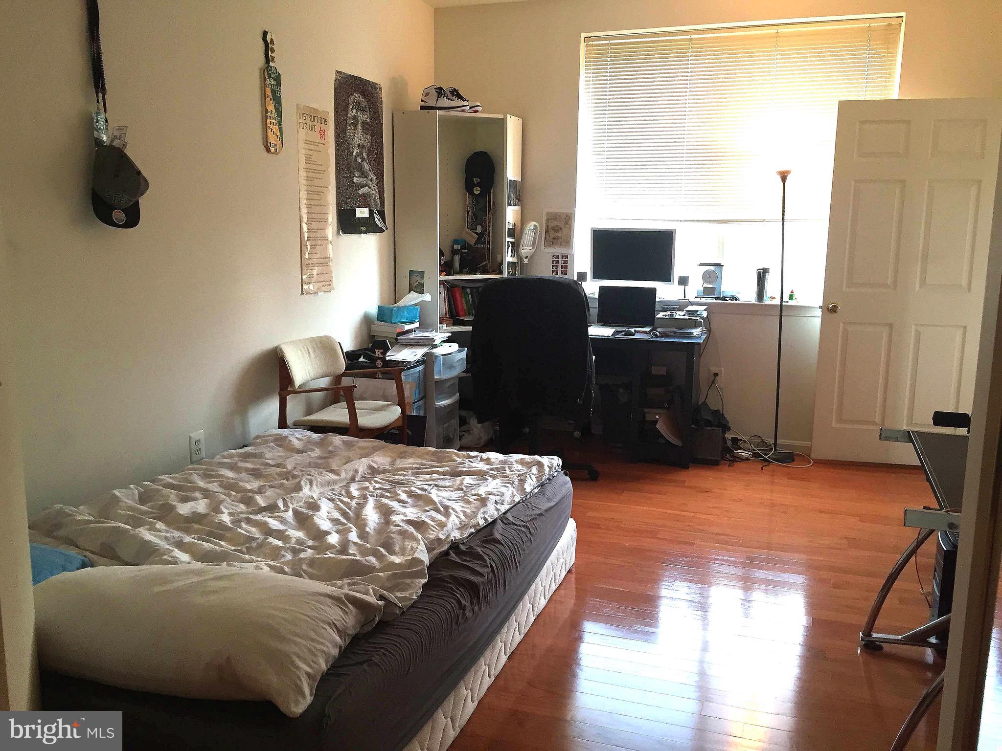 LEXINGTON SQUARE - Residential Lease