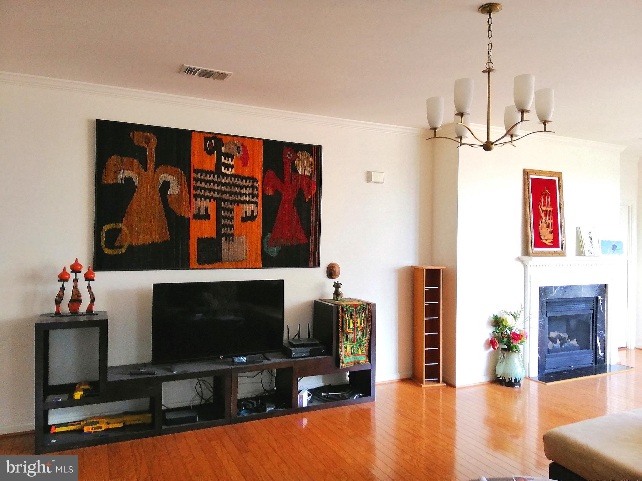 LEXINGTON SQUARE - Residential Lease