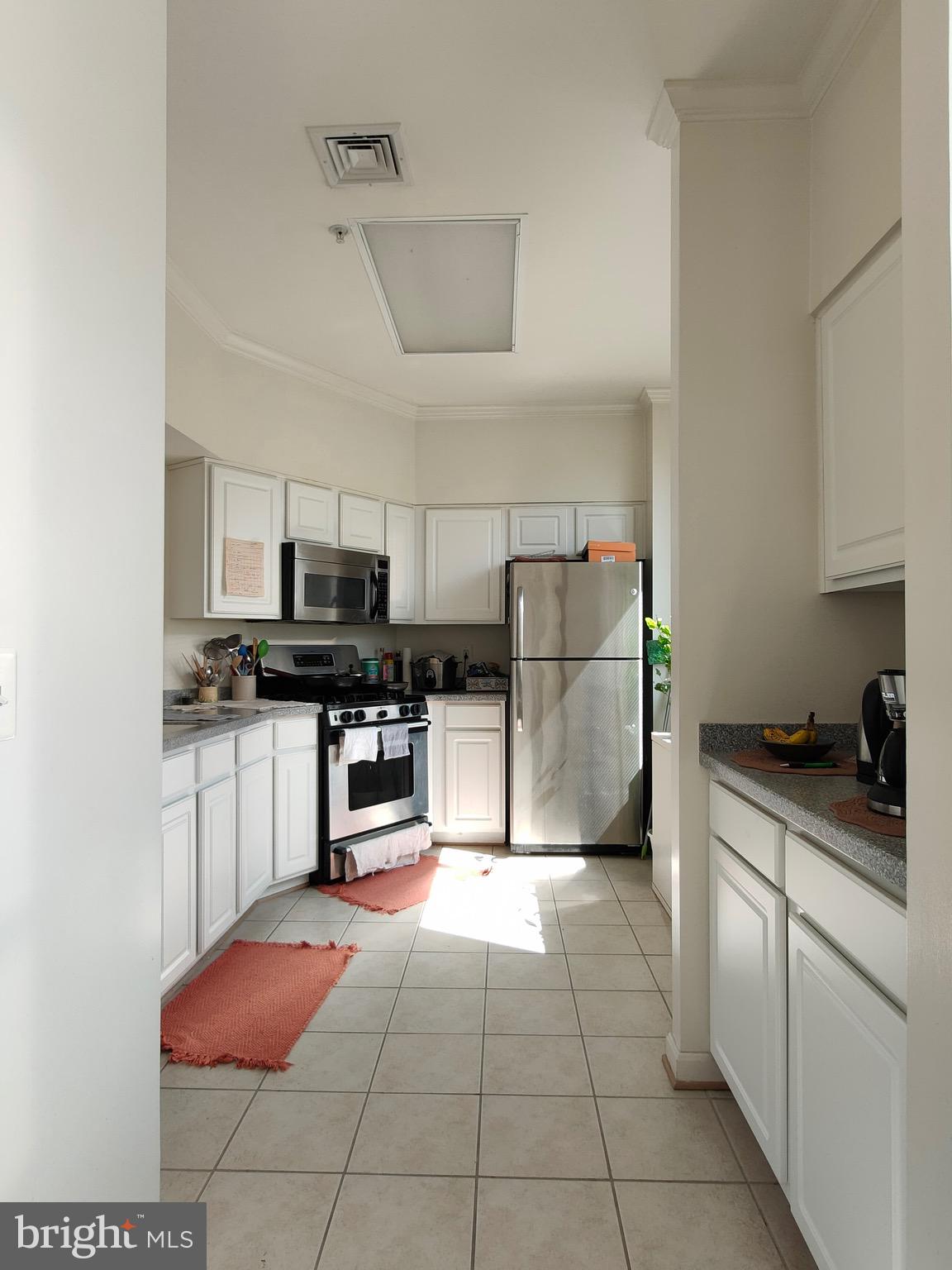 LEXINGTON SQUARE - Residential Lease