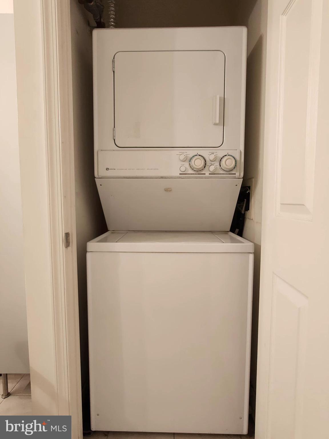 LEXINGTON SQUARE - Residential Lease